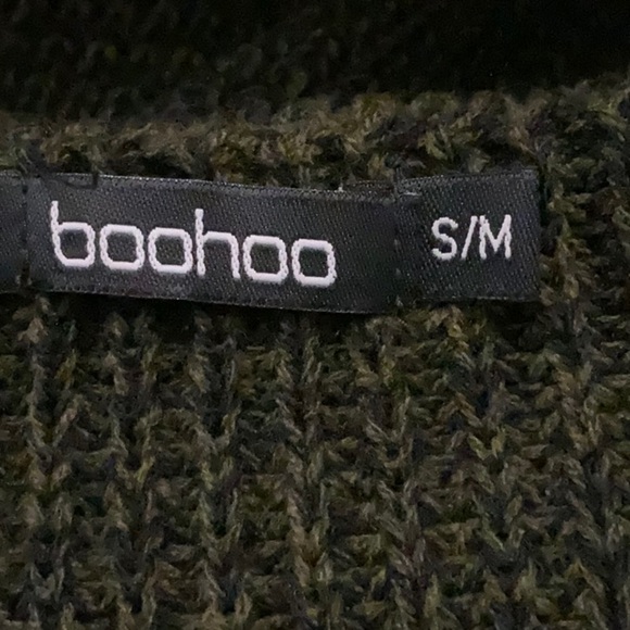 Boohoo dark green V neck sweater. Size S/M - Picture 7 of 8